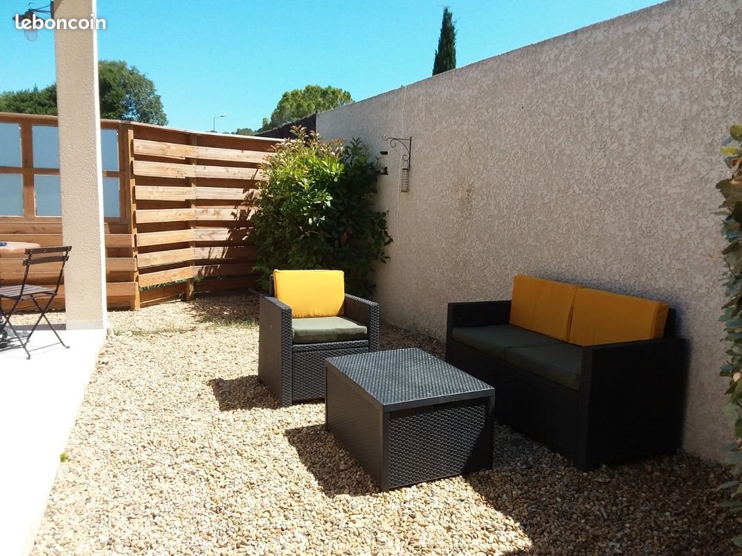 Maison à louer, 2m², Calvisson