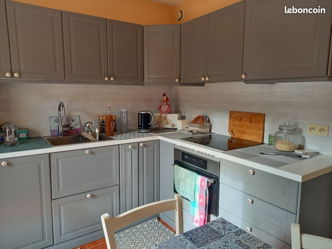 Maison à louer, 1m², Rougiers