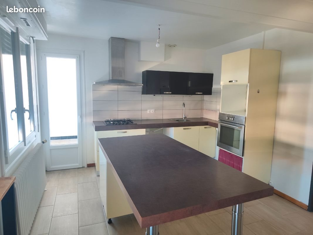 Appartement à louer, 91m², Oloron-Sainte-Marie