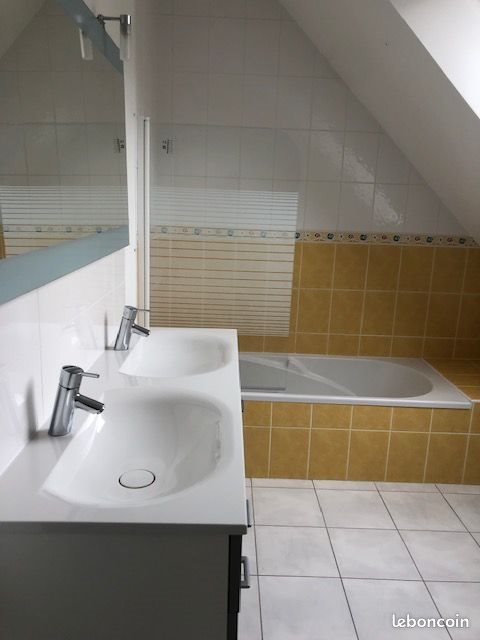 Maison à louer, 85m², Bourg-des-Comptes
