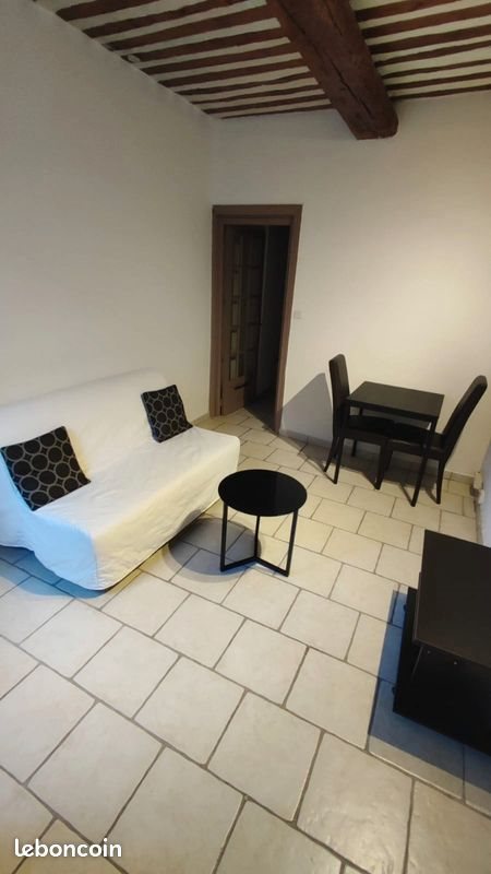 Appartement à louer, 27m², Saint-Saturnin-lès-Avignon