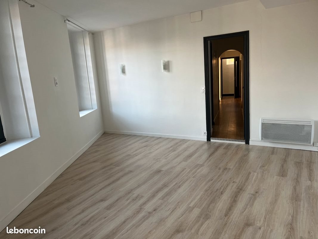 Appartement à louer, 77m², Lescar