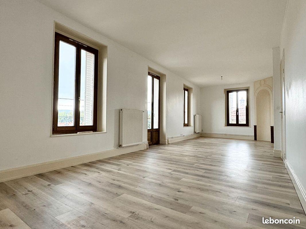 Appartement à vendre, 82m², Pont-Saint-Vincent