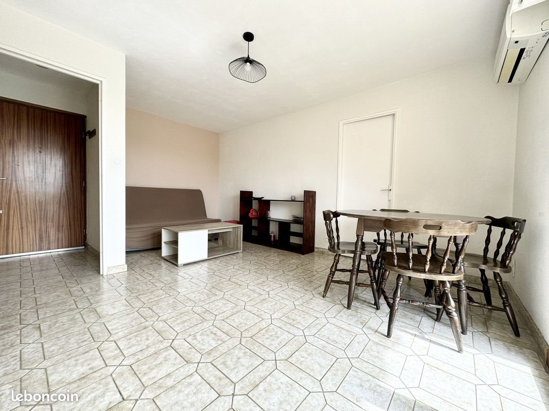 Appartement à louer, 40m², Nîmes