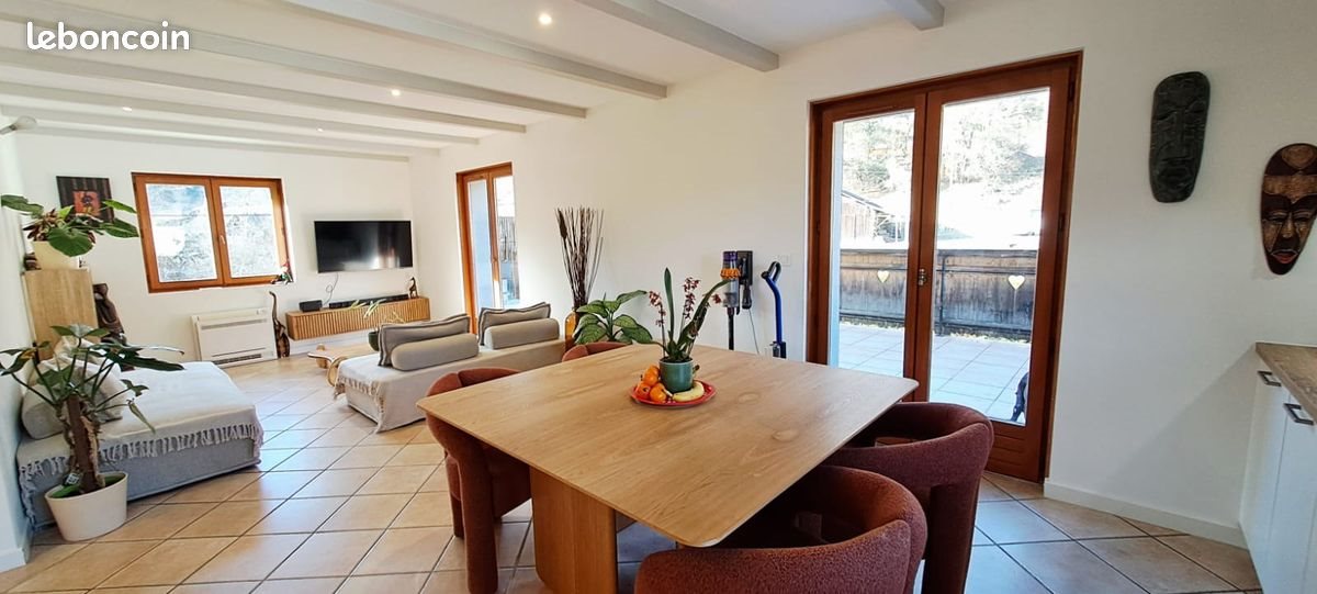 Appartement à louer, 87m², Marignier
