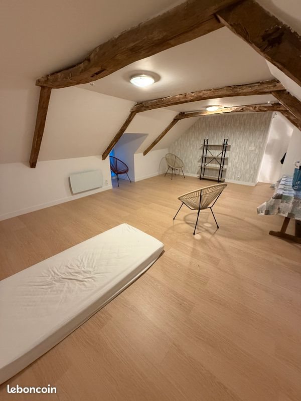 Maison à louer, 85m², Plessala