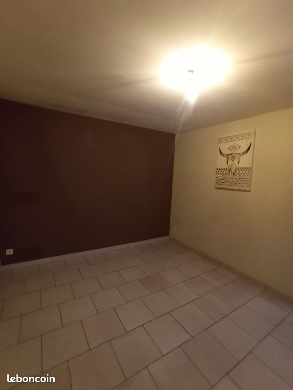 Appartement à louer, 50m², Neuf-Mesnil