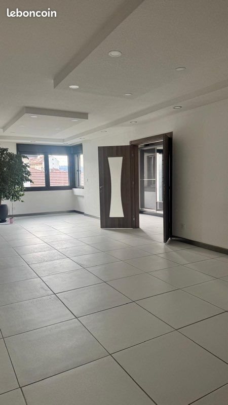 Maison à louer, 200m², Oyonnax