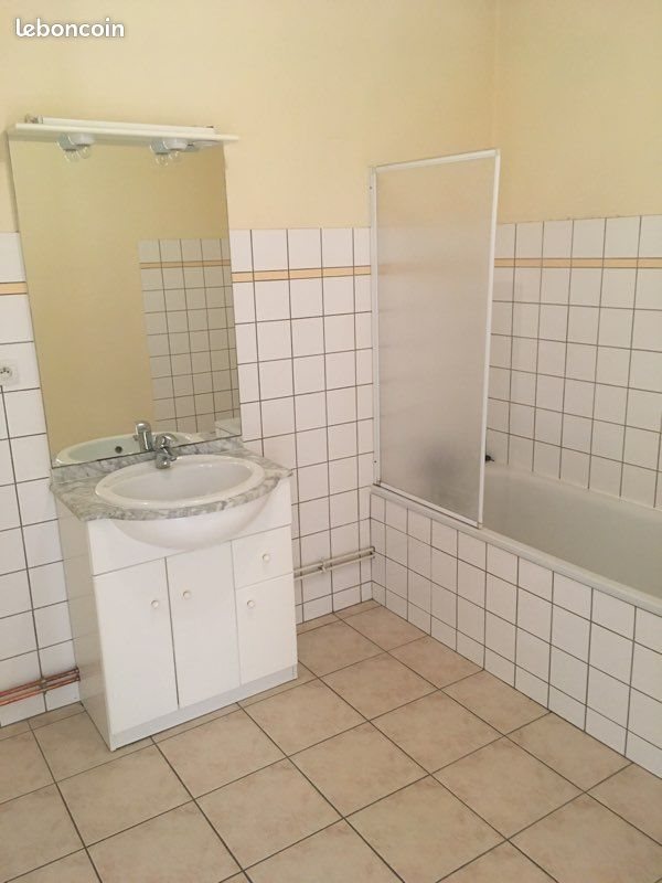 Appartement à louer, 105m², Geville