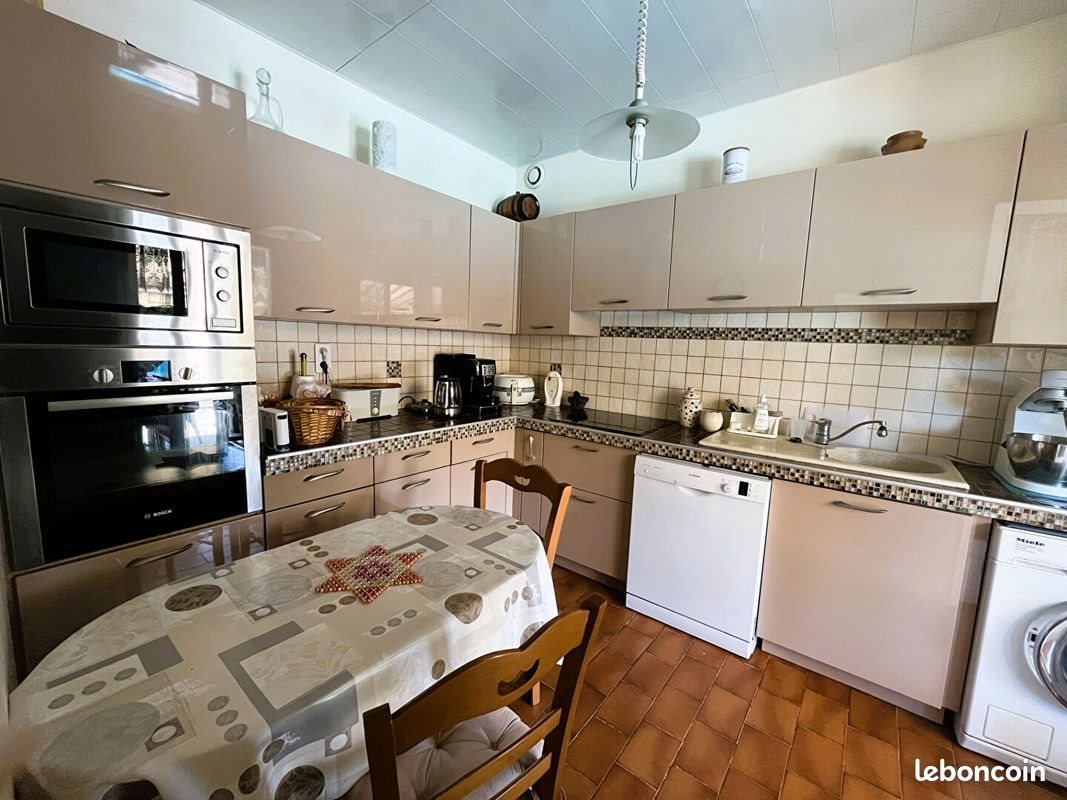 Maison à vendre, 100m², Saint-Mitre-les-Remparts