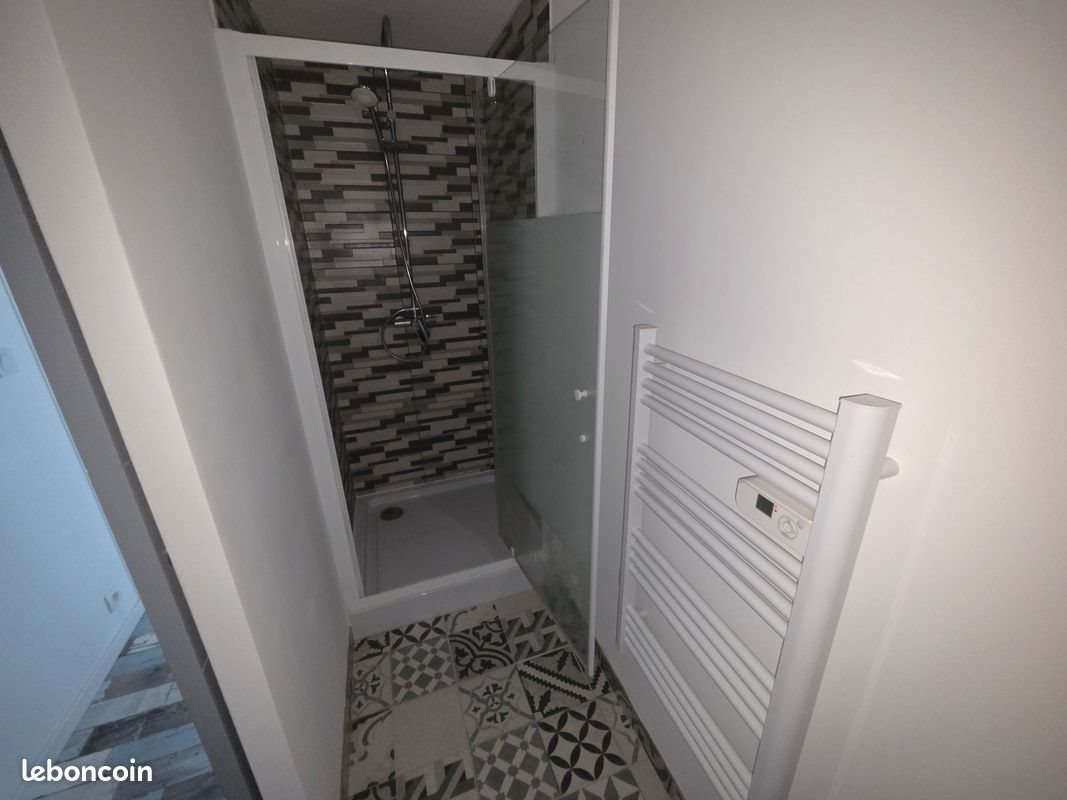 Appartement à louer, 45m², Sireuil