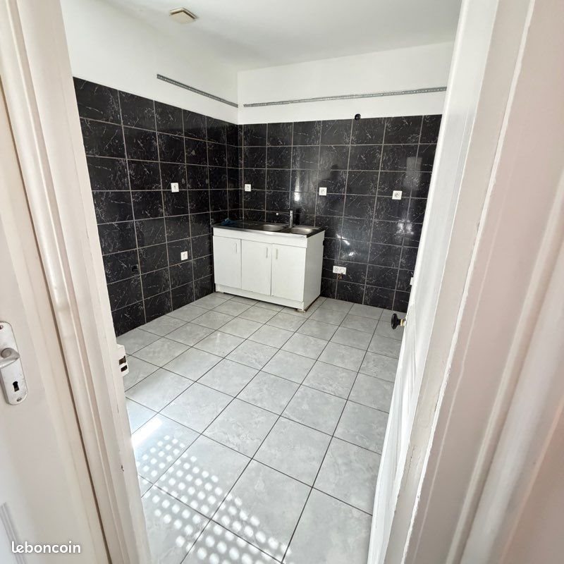 Appartement à louer, 70m², Pont-de-Chéruy