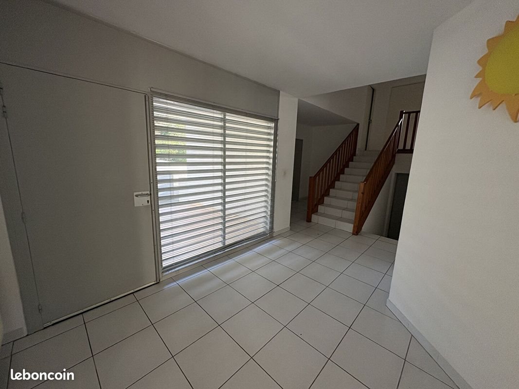 Maison à louer, 160m², Nîmes