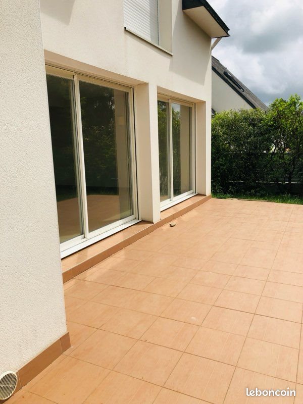 Maison à louer, 154m², Plougoumelen