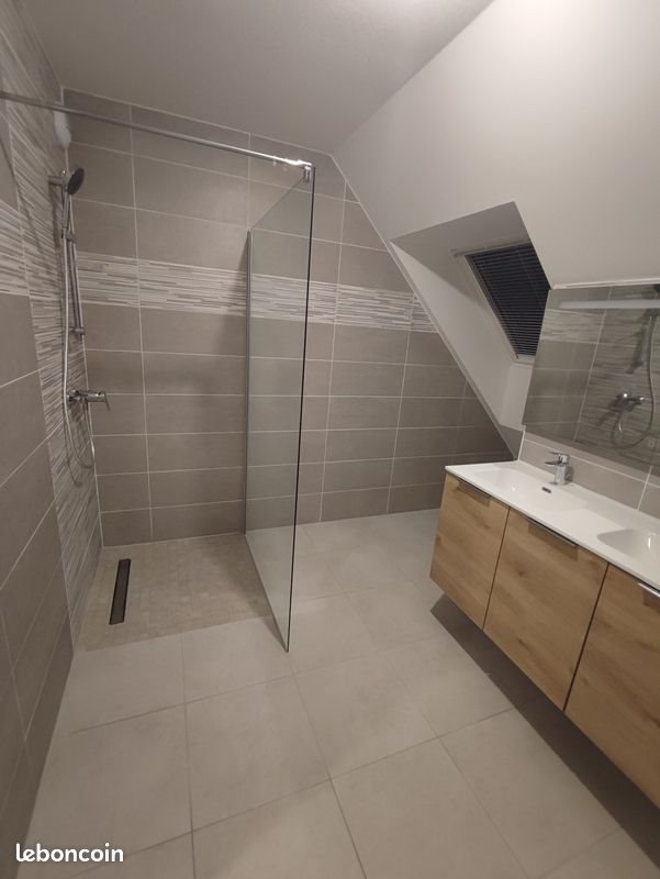 Appartement à louer, 65m², Seebach