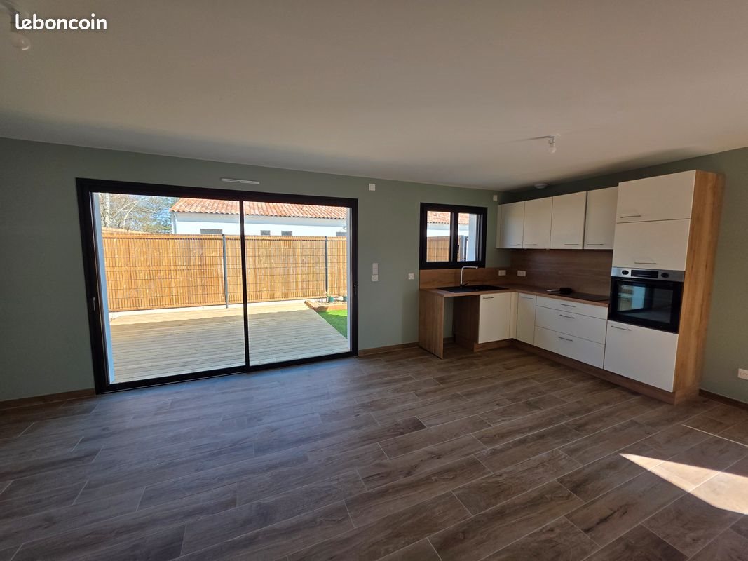 Maison à louer, 69m², Thairé