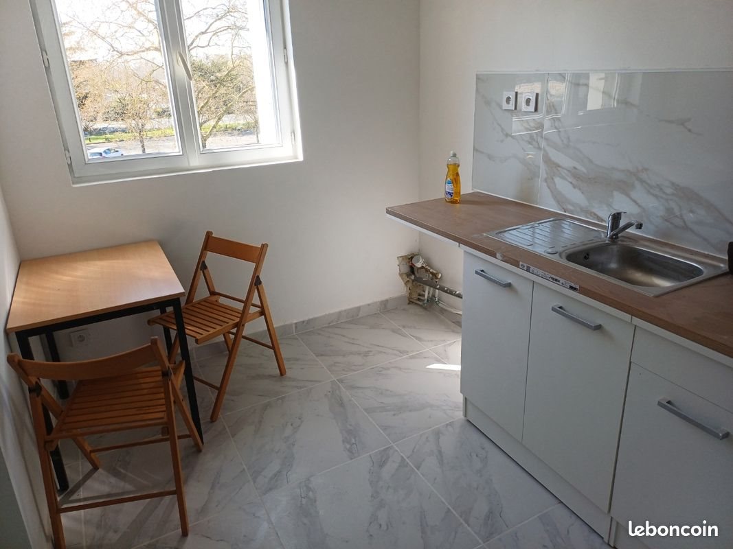 Maison à louer, 28m², Issoudun