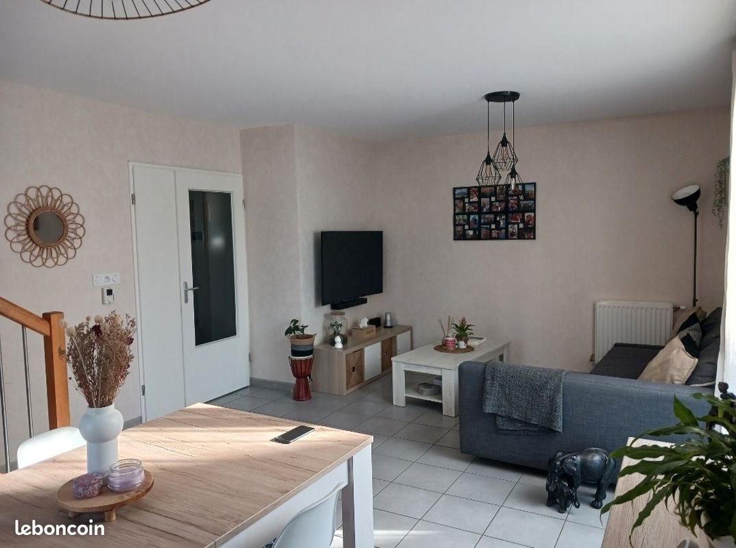 Maison à louer, 80m², Neuville-aux-Bois