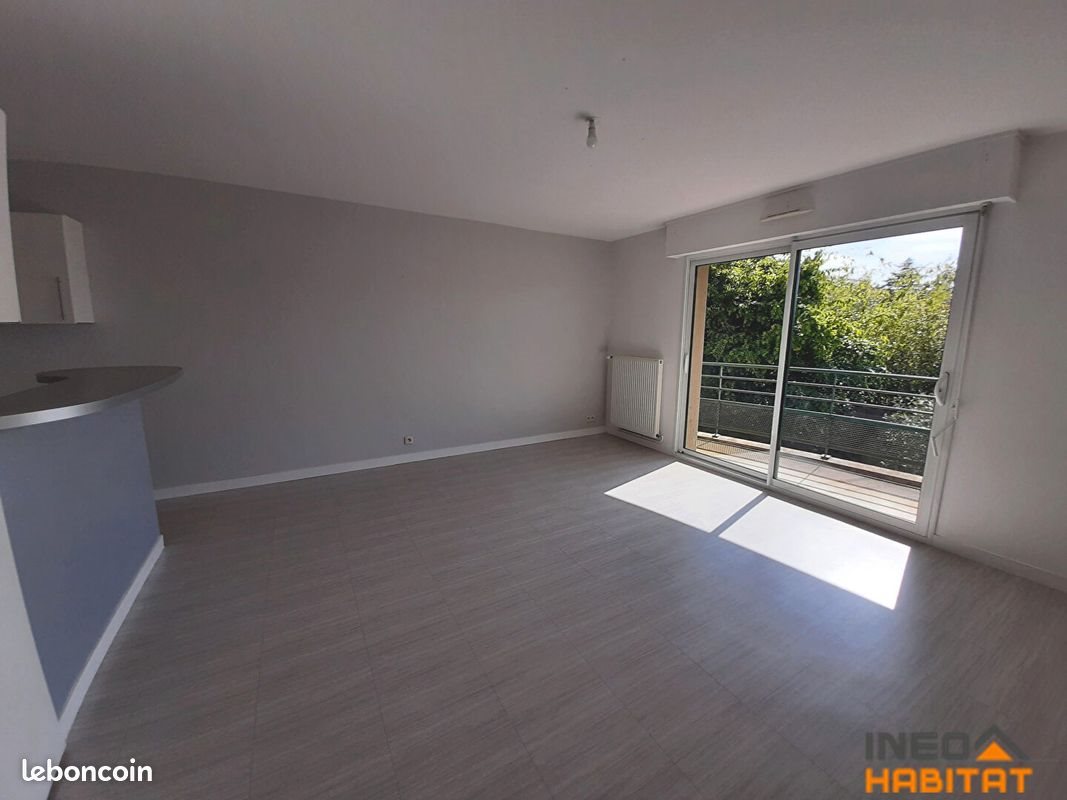 Appartement à louer, 49m², Brécé