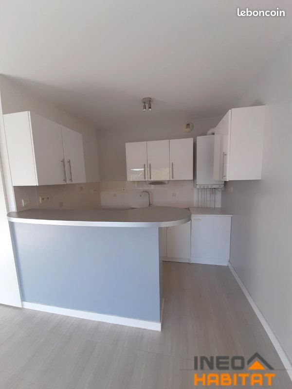 Appartement à louer, 49m², Brécé
