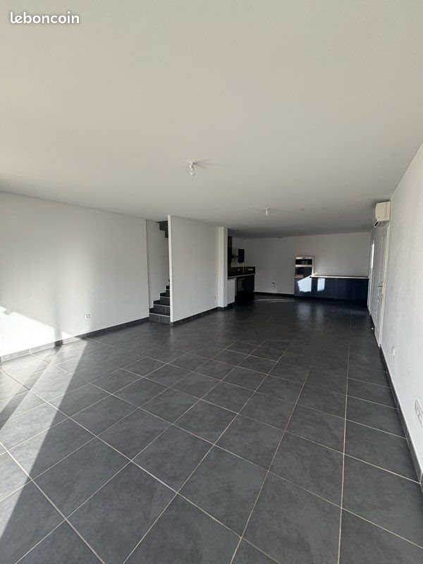 Maison à louer, 160m², La Crau