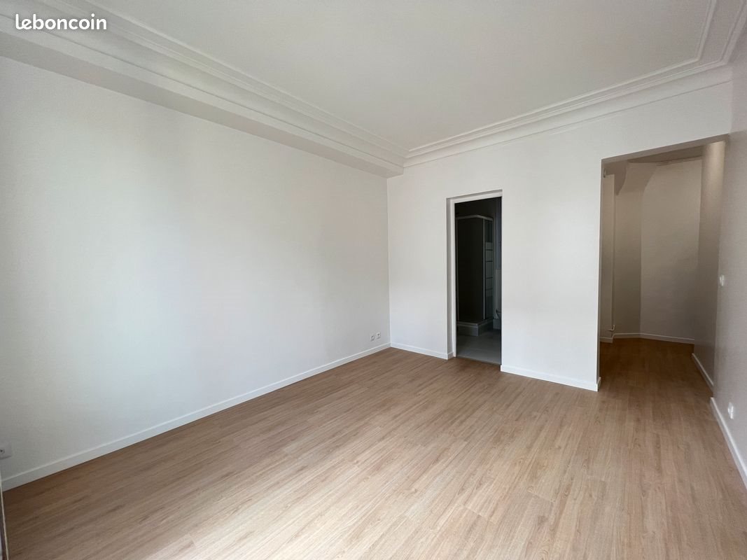 Appartement à louer, 21m², Paris 18ème