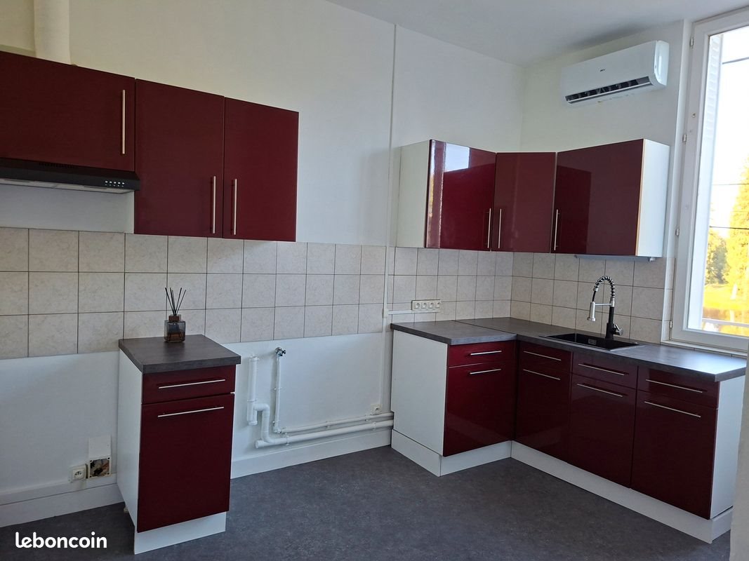 Appartement à louer, 48m², Merlines