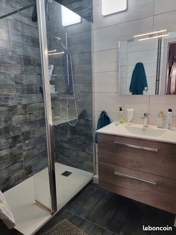 Appartement à louer, 81m², Roussillon