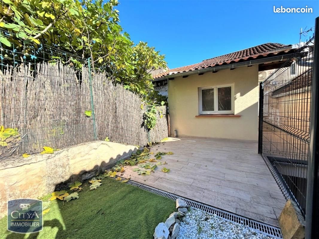 Appartement à louer, 60m², Douelle