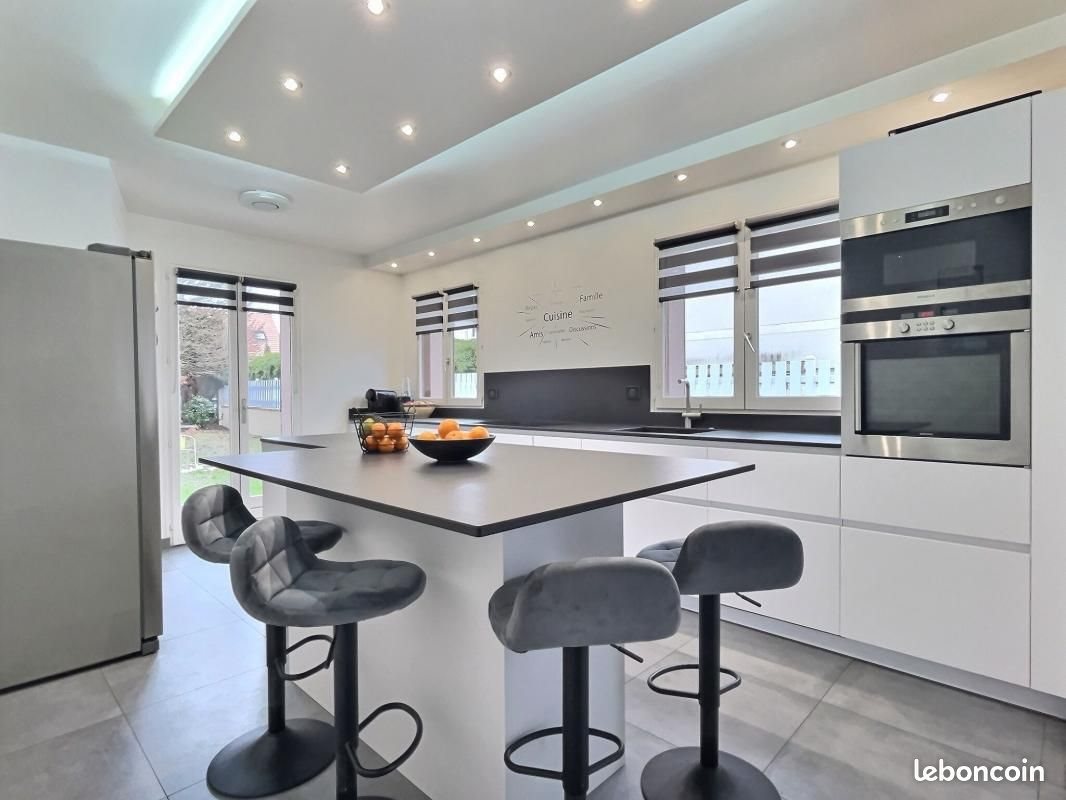 Maison à vendre, 191m², La Ville-du-Bois