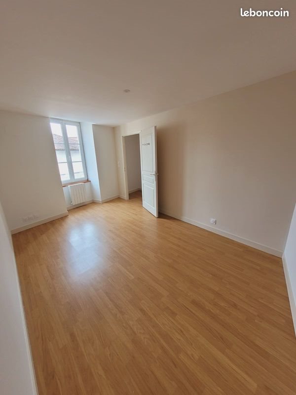 Appartement à louer, 101m², Chasseneuil-sur-Bonnieure