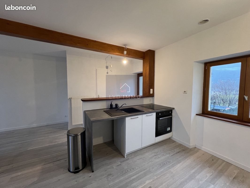 Appartement à louer, 78m², Billiat