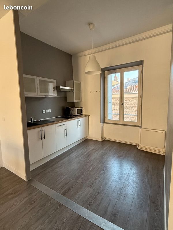 Appartement à louer, 49m², Vic-le-Comte