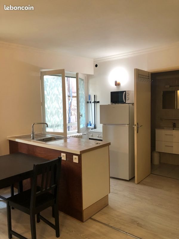 Appartement à louer, 19m², Aubenas