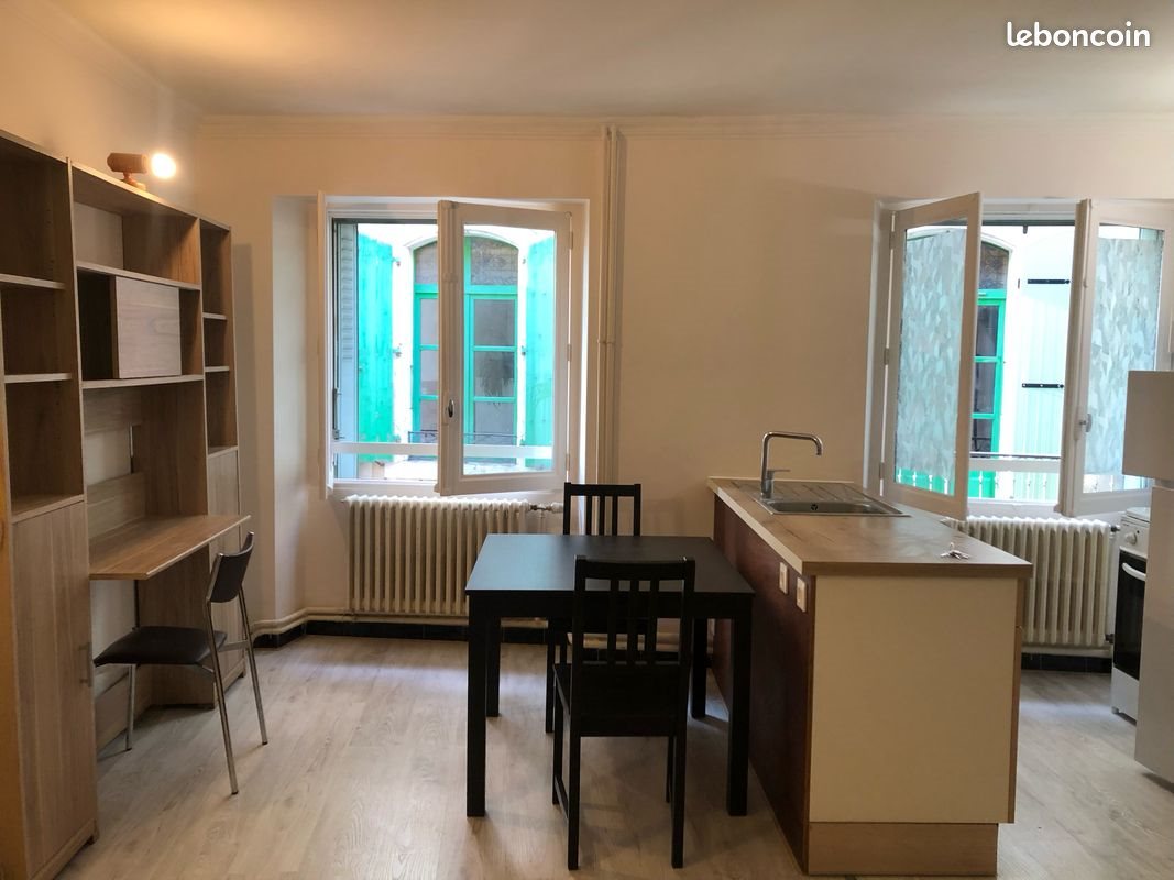 Appartement à louer, 19m², Aubenas