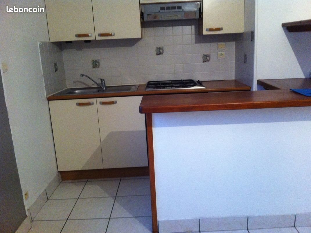 Appartement à louer, 35m², Saintes