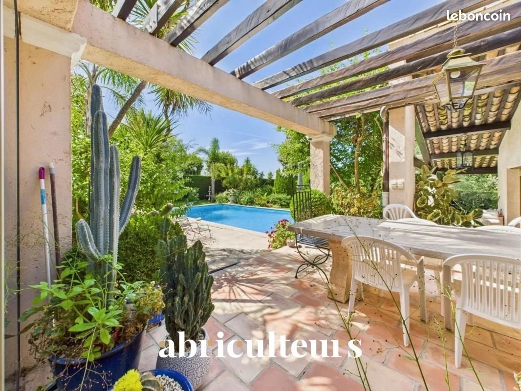 Maison à vendre, 276m², La Colle-sur-Loup