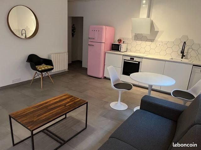 Appartement à louer, 47m², Méounes-lès-Montrieux
