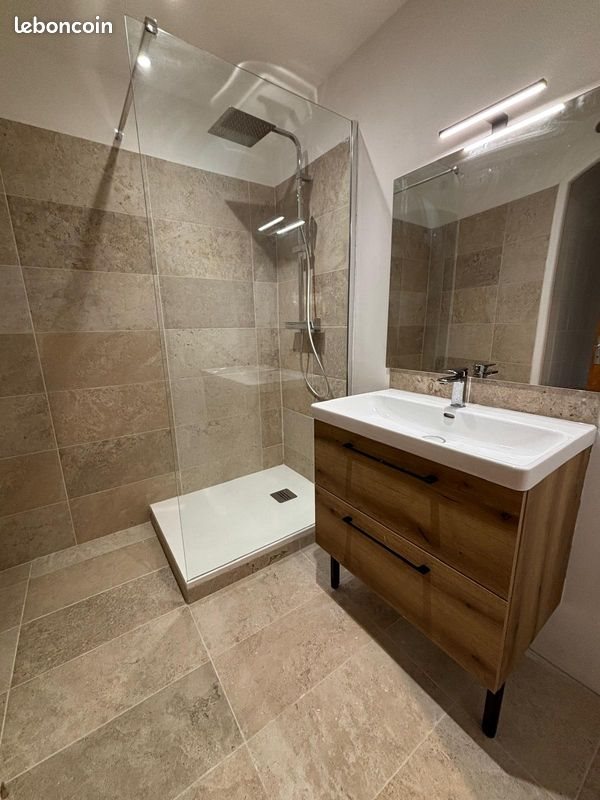 Appartement à louer, 91m², Nîmes