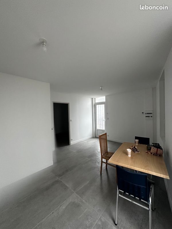 Appartement à louer, 30m², Saintes