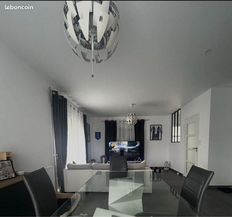 Maison à louer, 95m², Plounéventer