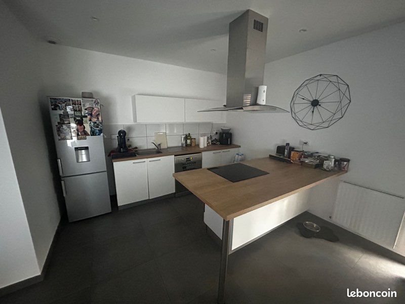 Maison à louer, 95m², Plounéventer