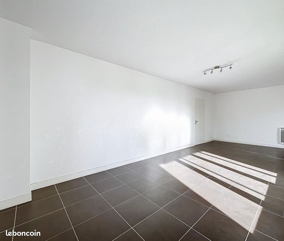 Appartement à louer, 55m², Saint-Genis-Pouilly