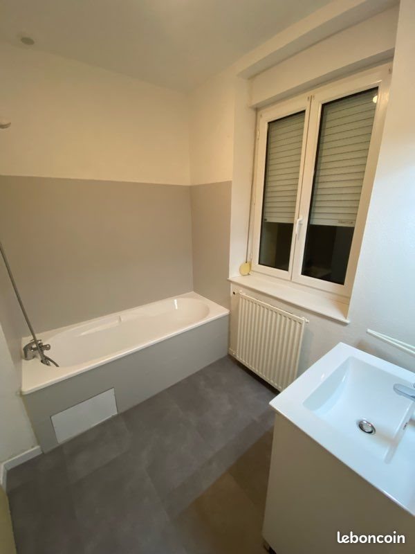 Appartement à louer, 87m², Laval-de-Cère