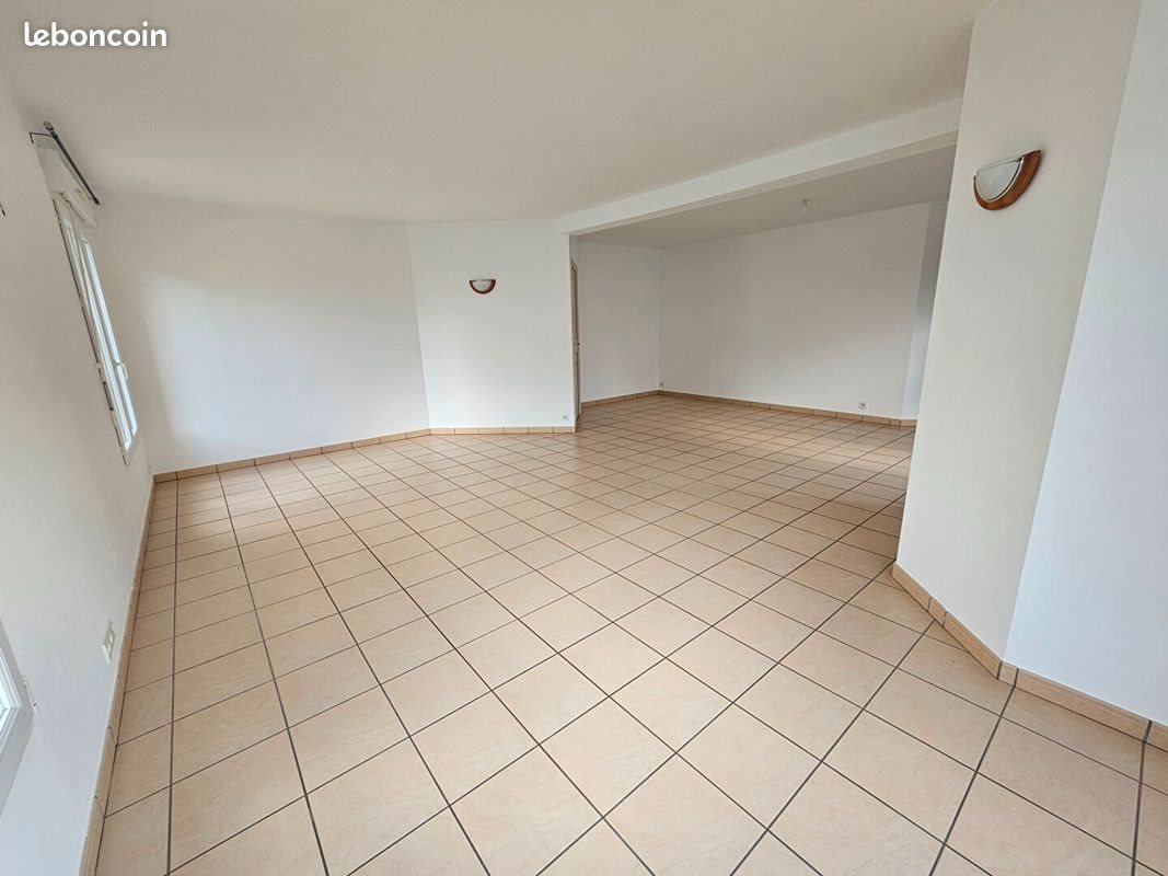 Maison à vendre, 155m², Pommeret
