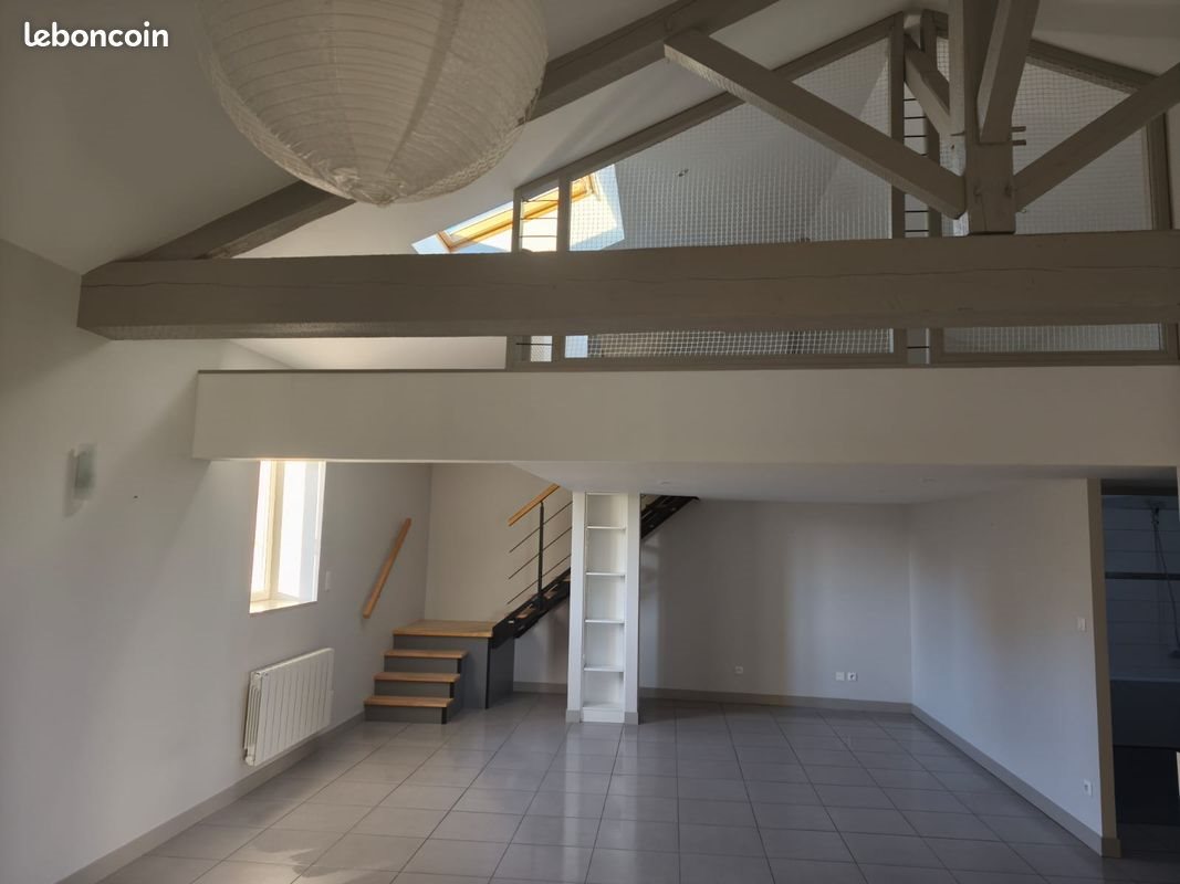 Maison à louer, 107m², Montbellet