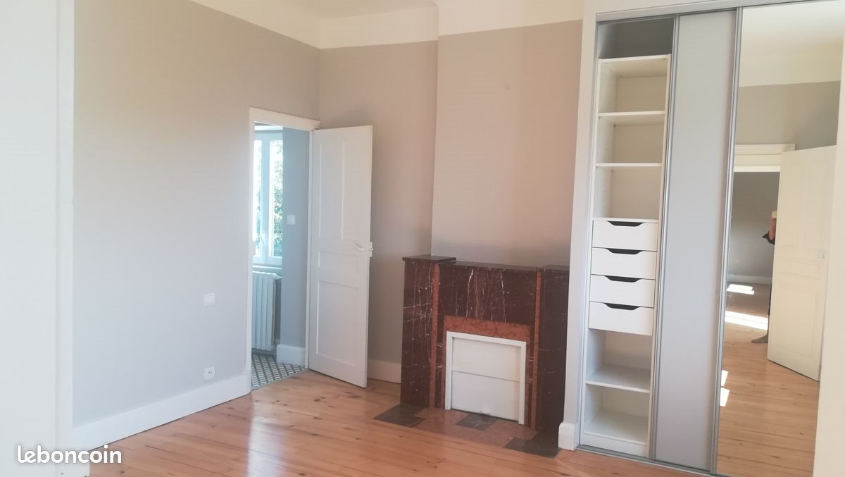 Maison à louer, 201m², Labessière-Candeil