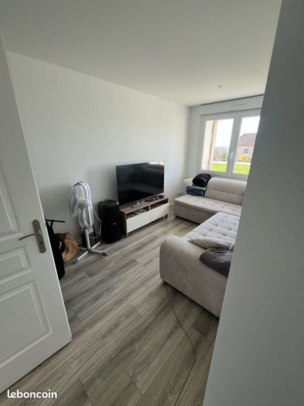 Maison à louer, 70m², Savolles