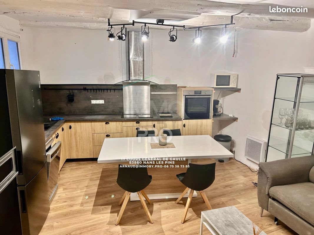 Appartement à louer, 60m², Pourrières