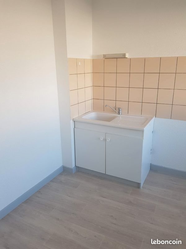 Appartement à louer, 57m², Arpajon-sur-Cère